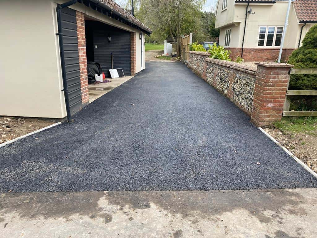 This is a newly installed tarmac driveway. All works carried out by Faversham Driveways